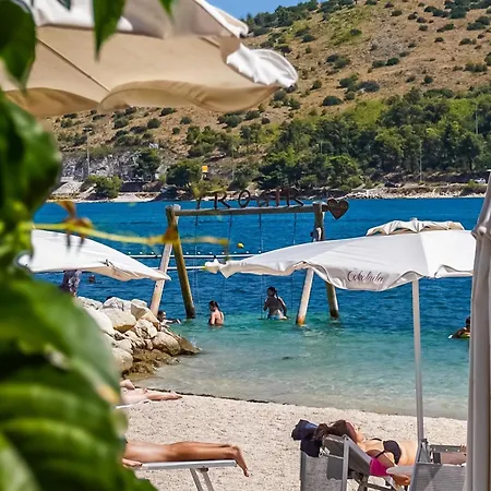 Kia Ora Trogir